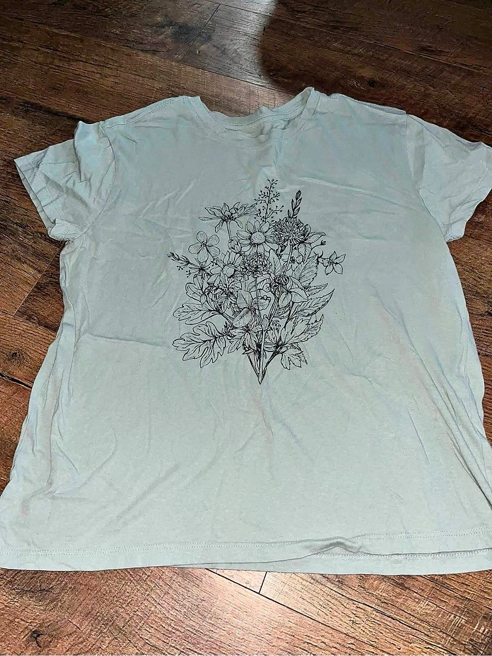 Floral Graphic Short Sleeve Tee in Green
